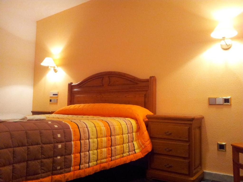 Hostal Casa Ramón Quintanar de la Sierra Quarto foto